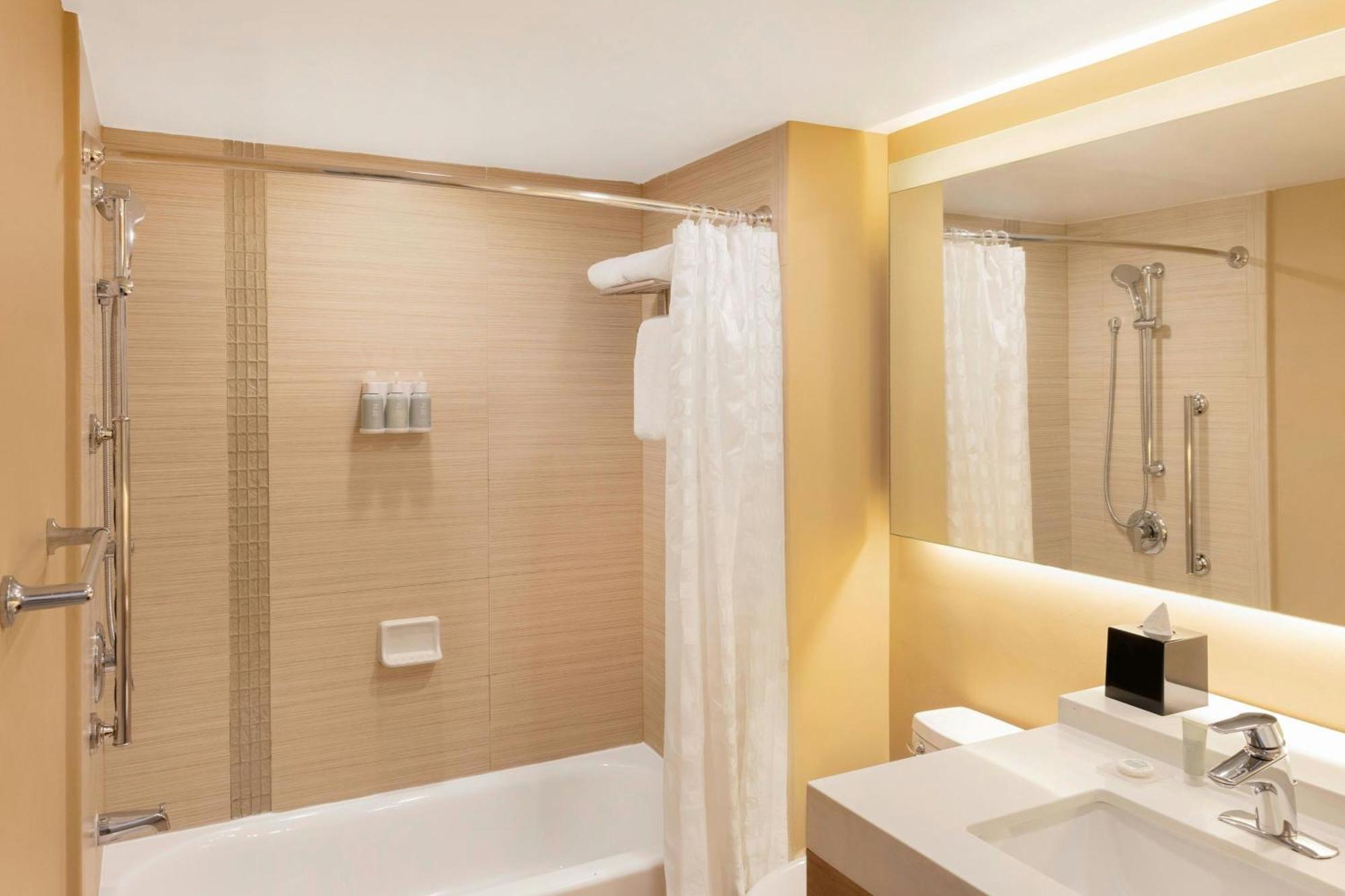 מלון Courtyard By Marriott La Paz Baja California Sur מראה חיצוני תמונה